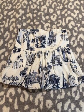 Abercrombie & Fitch White with Navy Scenic Print Bubble Hem Top